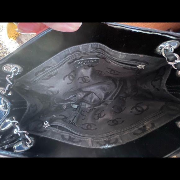 WANT TO TRADE FOR A LOUIS VUITTON CROSSBODY PRISTINE HANDBAG 🌸🩷🌷 - Picture 6 of 7